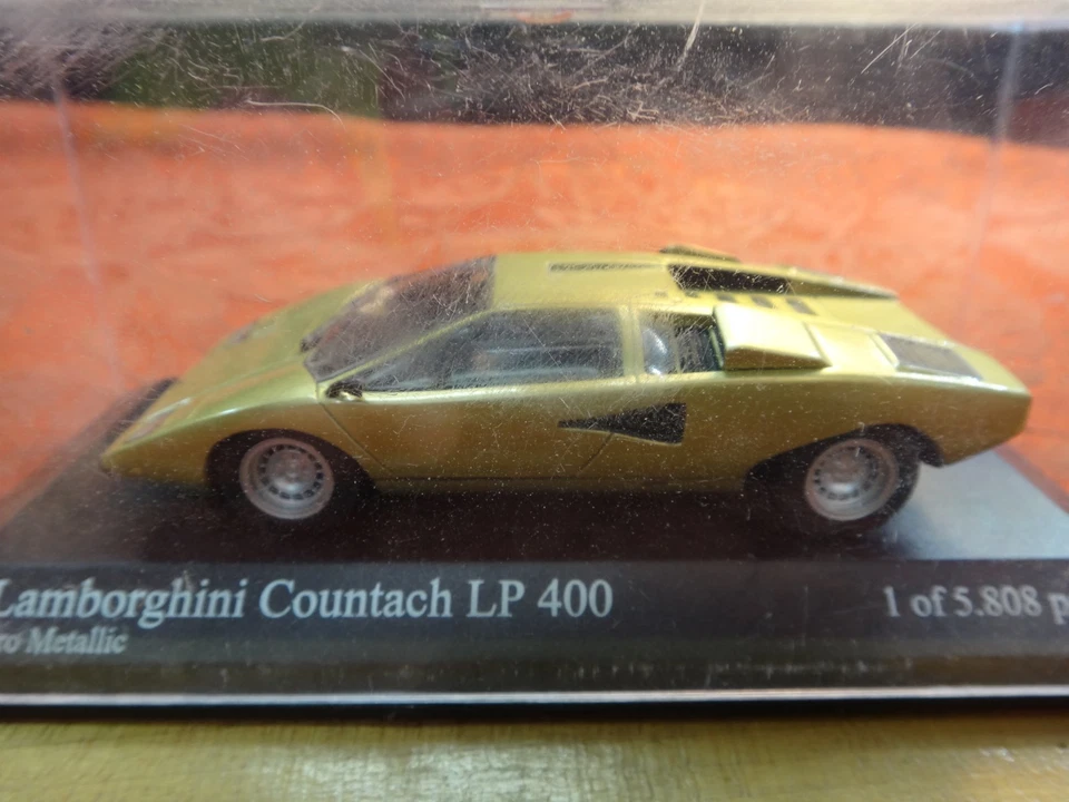 Lamborghini Countach LP 400 Diecast Gold (Oro Metallic 1 of 5,808) - 1/43 Scale - Image 2 of 4