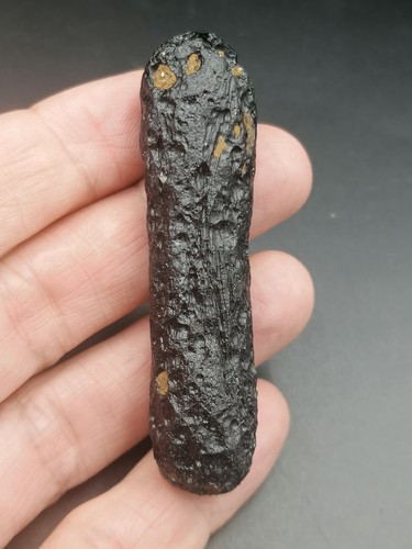 Beautiful Tektite Indochinite dumbbell 28,89g / 7 cm Meteorite Impact Glass - Picture 3 of 12