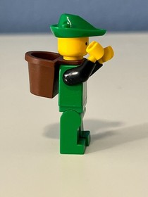 LEGO BLACK FORESTMAN MINIFIGURE VINTAGE CASTLE Camouflaged Outpost 6066 no plume