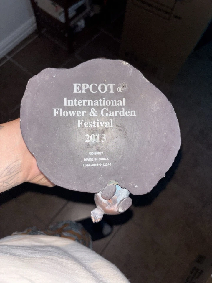 "Estatua de jardín Disney Festival de flores y jardines 2013 exclusiva de Epcot 12"" de alto" Foto 2 de 4