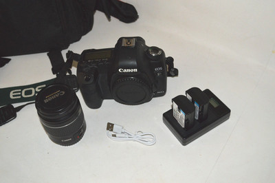Canon EOS 5D Mark II (16,481 Shutter Count)   21.1MP Digital SLR Camera w/lens