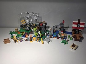 Lego Minecraft Lot - contains set #21158, 21164, 21165 and more - READ