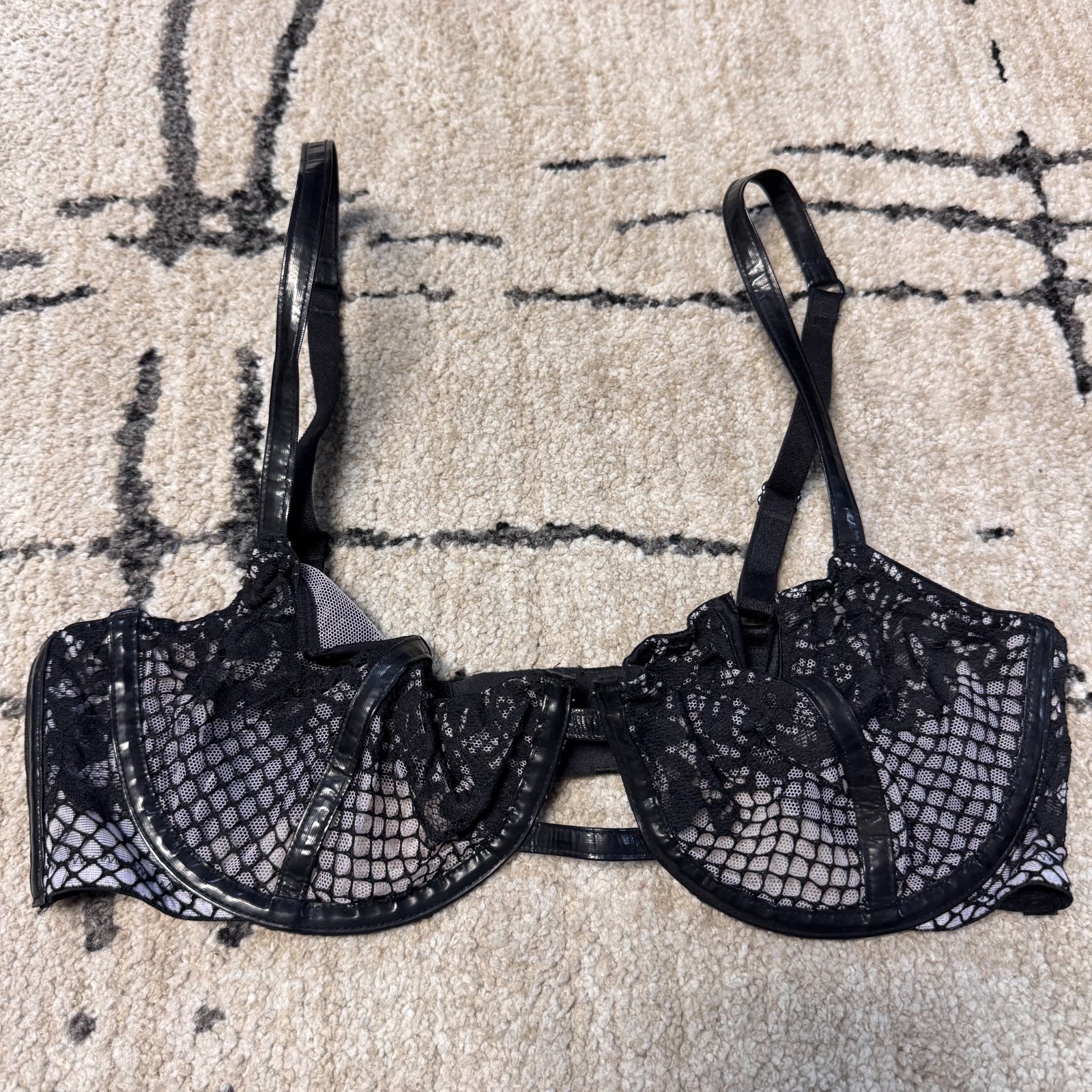 Victoria's Secret Very Sexy Balconet Intimates Punk Bra Women's Sz 36C Black