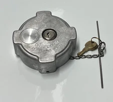572.1018 Genuine Automann Locking Fuel Cap For Freightliner OEM - New