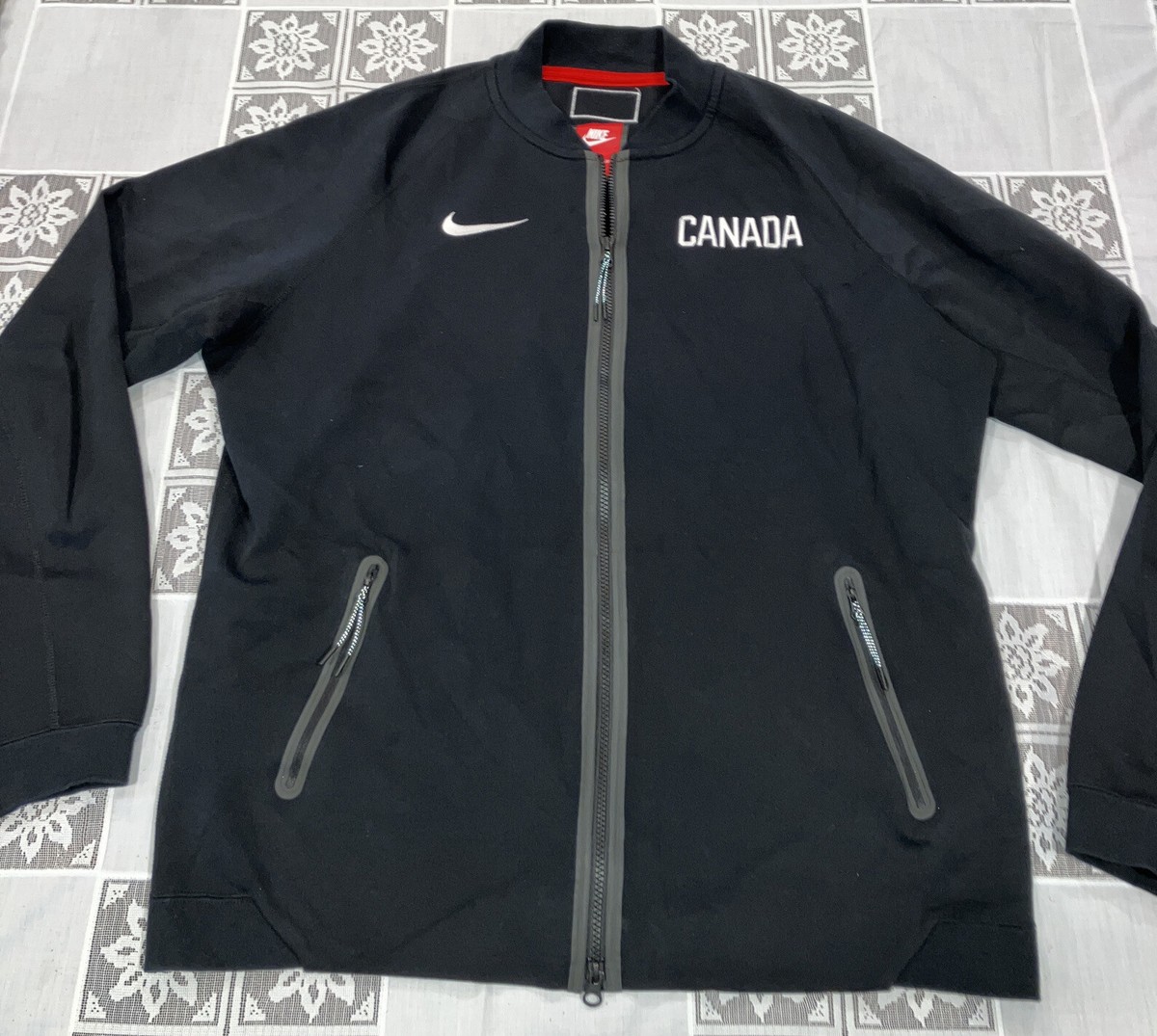 Team Canada Nike Red Tag Full Zip Jacket Men's Black XLT 726826