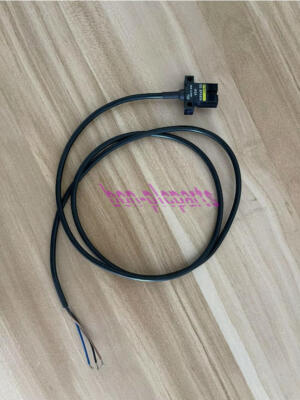1PC NEW Omron Micro Photoelectric Sensor EE-SPX406-W2A
