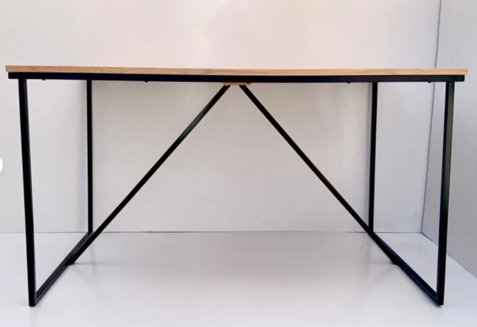 Light Oak Veneered Table Top Dining Table, 6 seats Made com 135cm x 90cm x 75cm - Image 4 of 4