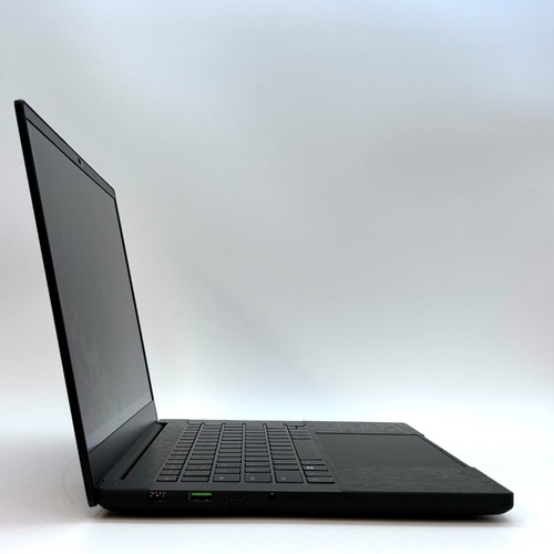 Razer Blade 14 240Hz QHD+ 5.2GHz Ryzen 9 - 64GB RAM - 1TB SSD RTX 4070 EXCELLENT - Picture 15 of 19