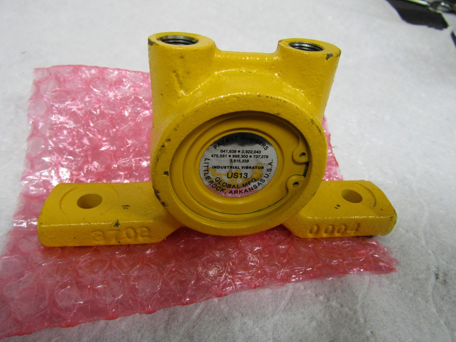 ✌️NEW GLOBAL MANUFACTURING US-13 PNEUMATIC BALL VIBRATOR US13 1/8" PORTS