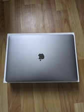 Apple MacBook Pro 2017, 15,4 Zoll, Core I7, 16GB DDR3, 256GB SSD, Space Gray