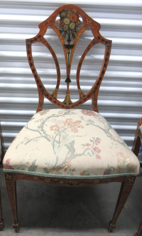 Asiento tapizado 4 sillas de comedor estilo antiguo pintado a mano Adams usado en excelente estado Foto 4 de 4