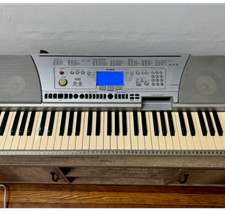 Yamaha PSR-450 electronic Keyboard 61 key Silver Synthesizer DISC DRIVE USB port