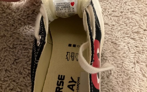 Comme des Garçons PLAY x Converse Chuck Taylor Hidden Heart Low Top Sneaker 5 Herren - Bild 3 von 7