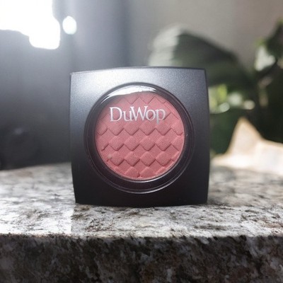 DuWop USA Rouge Keep Blushing All Day, wasserabweisend, reichhaltig pigmentiert, Pfirsich
