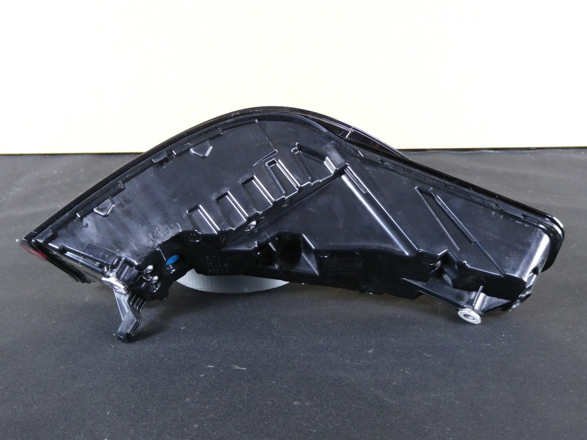2023 2024 2025 BMW 7-Series i7 G70 Tail Light Right Passenger Side