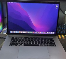 MacBook Pro Touch Bar 15" (256GB SSD, Intel Core i7, 2.6GHz, 16GB RAM) Laptop