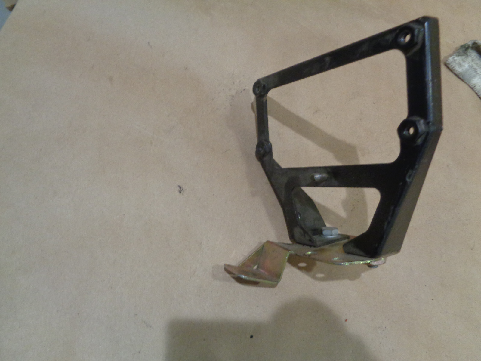 Ferrari 550,456 - LH Ignition Coil Bracket With Plate   P/N 155320 - 155306