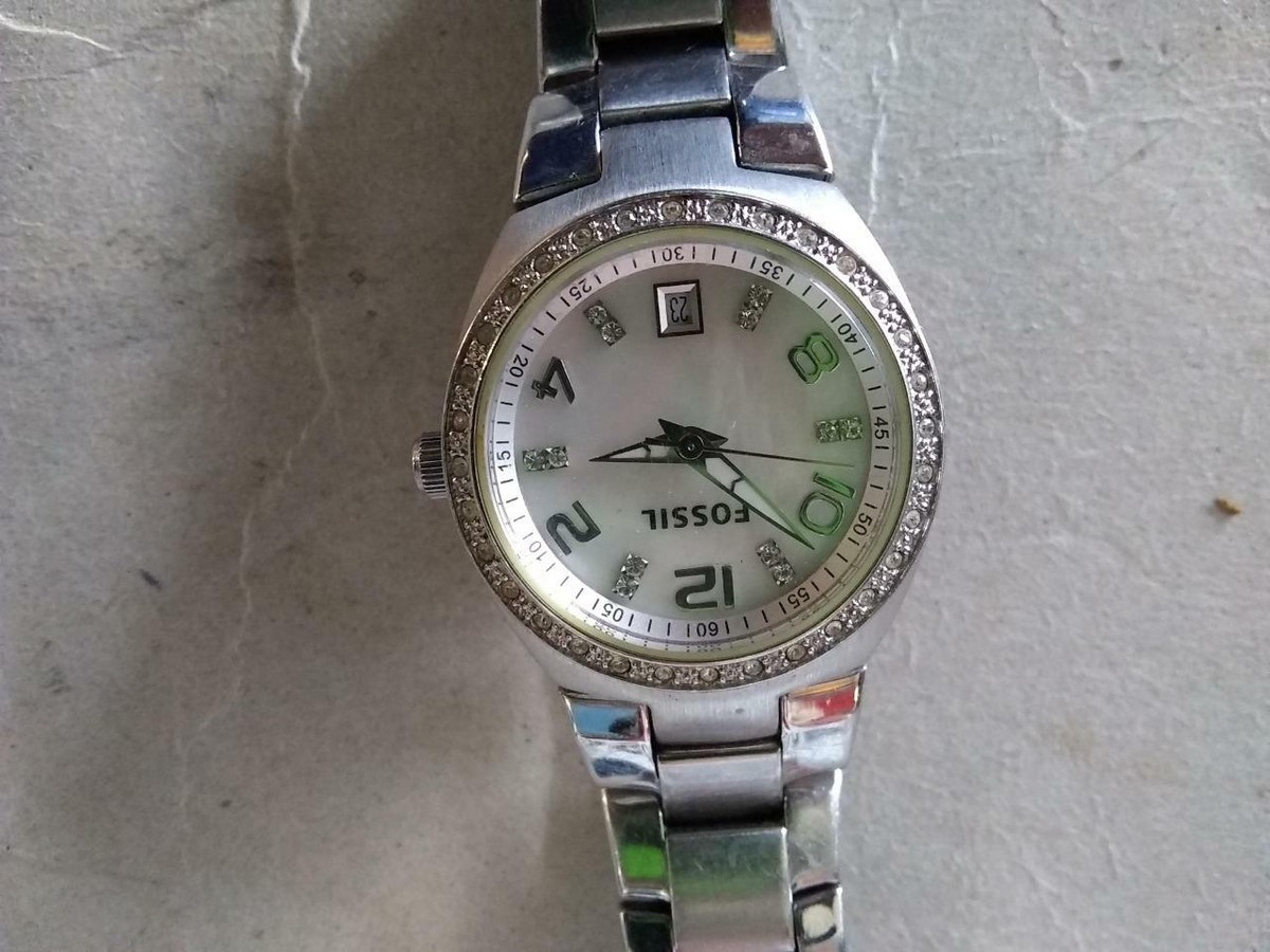 FOSSIL womens watch DATE WHITE SILVER BAND NOT WORKING JEWLERY