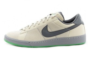 nike tennis classic mens