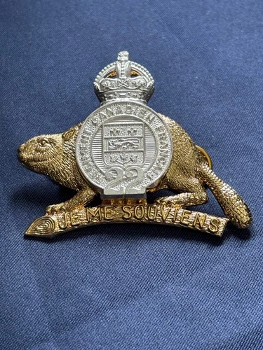 Army Cadet KC cap badge Royal 22 Regiment screw posts with wheels