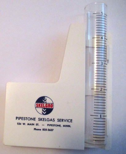 VINTAGE PIPESTONE MINNESOTA SKELGAS / SKELGRO ADVERTISING RAIN GAUGE