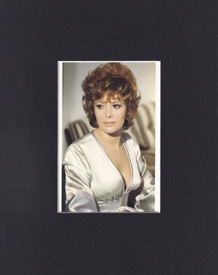 8X10'' Matted Print Picture 007 James Bond: Diamonds Are Forever, Tiffany Case