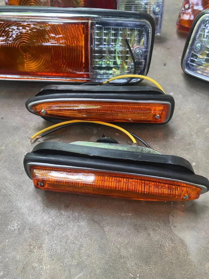 DATSUN 520 521 皮卡车转向信号尾灯侧标志灯全套 — 第 3/4 张图片
