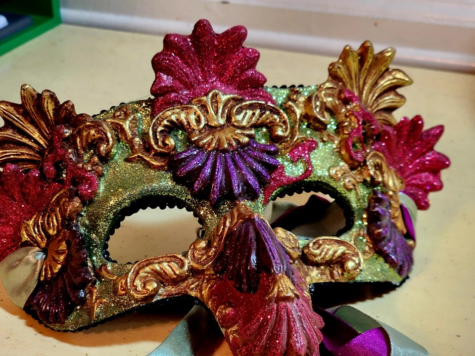 Katherine’s Collection Art Deco Mardi Gras Mask Glitter Red Purple Gold - Image 3 of 4