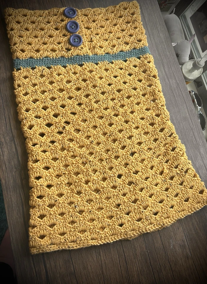 Vestido amarillo ganchillo hecho a mano Foto 2 de 4