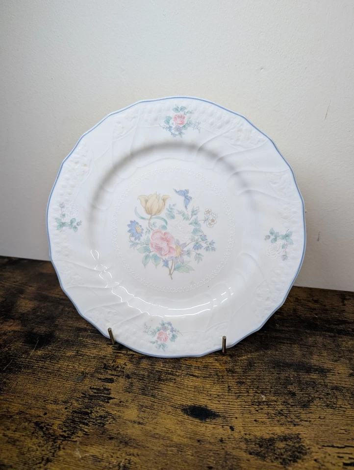 Royal Doulton Valencia The Moselle Collection  8.5" Salad Plate A5 - Image 2 of 4
