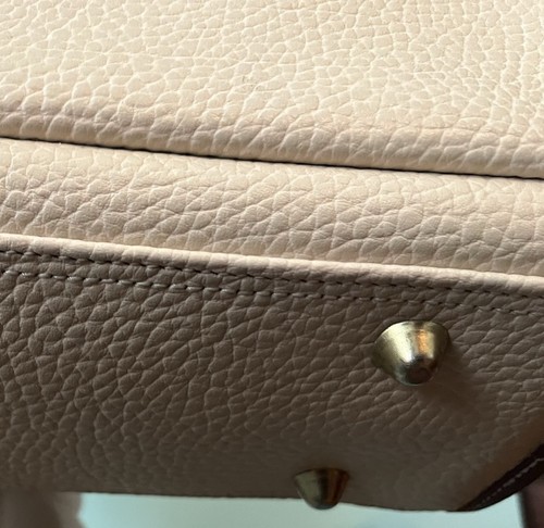 Borsa a tracolla vintage Dooney & Bourke beige per tutte le stagioni equitazione in pelle con patta - Foto 4 di 14