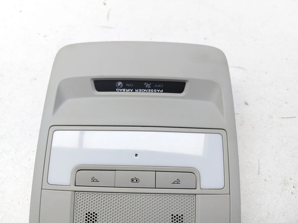 Luz de cortesía de lectura techo delantero MG ZS 10342185 2019 Foto 4 de 4