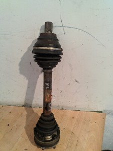VW Passat 2.0 TDI Antriebswelle vorne links vl Fahrerseite Schaltgetriebe left