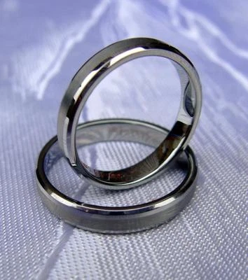 WOLFRAM/TUNGSTEN CARBIDE SMAL RING -3,5MM BREIT- POLIERT/GEBÜRSTET - TITAN HART  - Bild 1 von 3