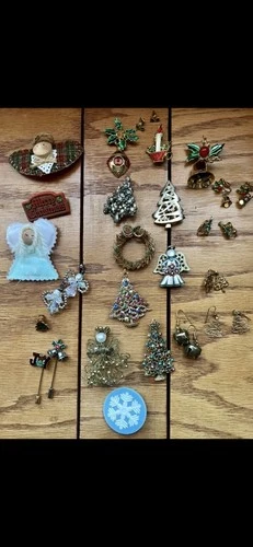 Lot Of Vintage Christmas Costume Jewelry Pins And Pairs Of Earrings Etc.