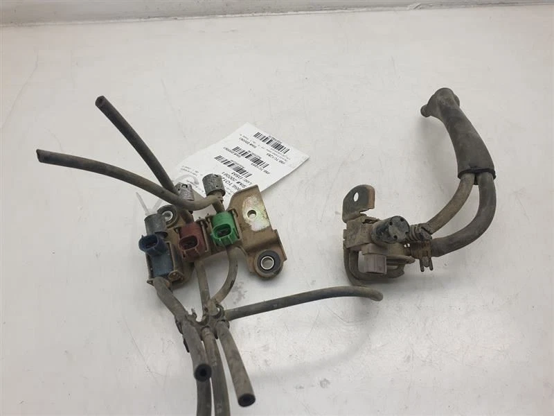 Juego de válvulas de control de emisiones 89 90 Toyota Pickup 4 corredores 25701-65020 Foto 3 de 4