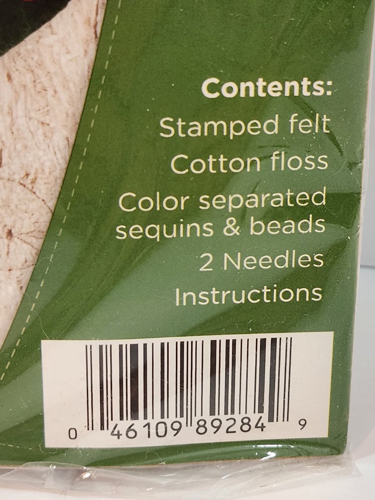 DIY Bucilla Christmas Dogs Felt Wreath Kit 89284E Puppies Bulldog Pug NEW Sealed
