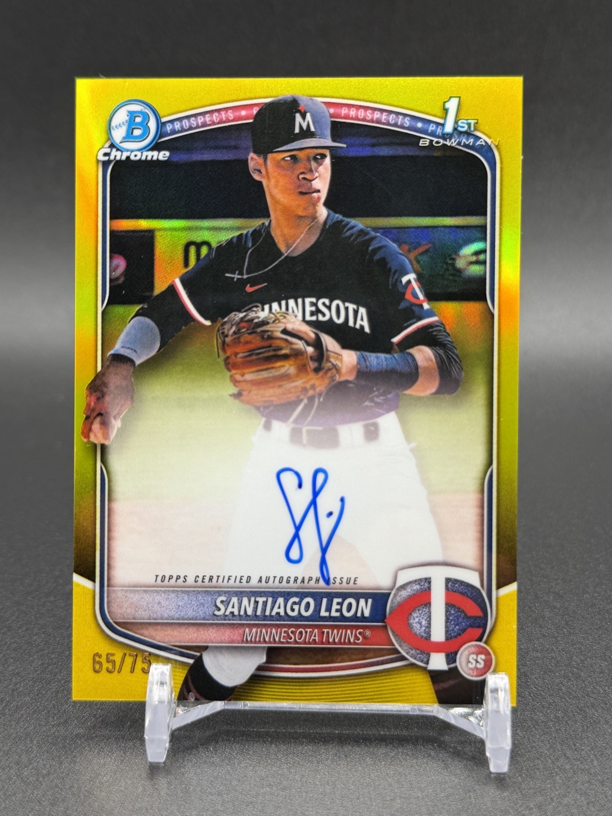 2025 Bowman Chrome Santiago Leon 1st Bowman Auto #CPA-SL Twins Yellow /75 🔥