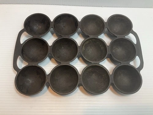 Griswold Cast Iron 947 Early Baking Gem Golf Ball Biscuit Pan