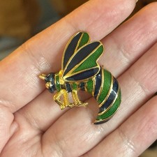 Broche Art Nouveau – Branche D’arbre Avec Perle, Nacre, Jade Et Abeille, Doré