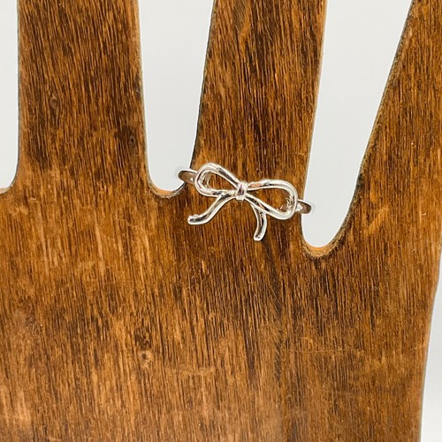 Bow Ring Size 6 Silver Plated Ribbon Cute Simple Beautiful Dainty Modern Minimal - Picture 5 of 8