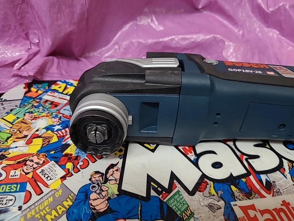 Multiherramienta oscilante Bosch GOP18V-28 18V EC con cargador StarlockPlus con 2 baterías Foto 3 de 4