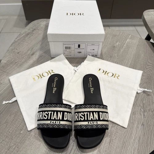 CHRISTIAN DIOR Dway noir slides EU 38 taille 8W porté une fois VNDS