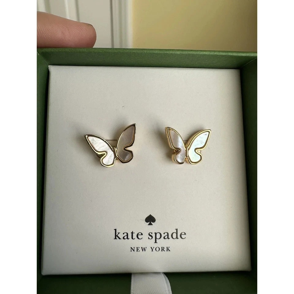 Серьги-гвоздики Kate Spade Pearl Flutter бабочка золото кремовый белый НОВЫЕ В КОРОБКЕ - Изображение 3 из 4