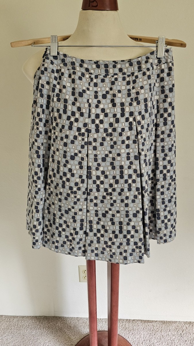 Gu Japanese Pleated Lined Skirt View 4