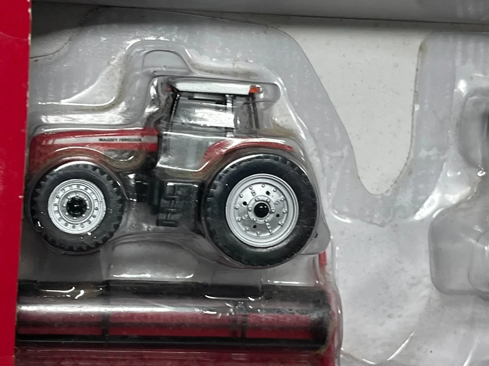Massey Ferguson MF 8680 Combine w 8480 Tractor & Cart 1:64 NIB SET both Heads - Image 4 of 4