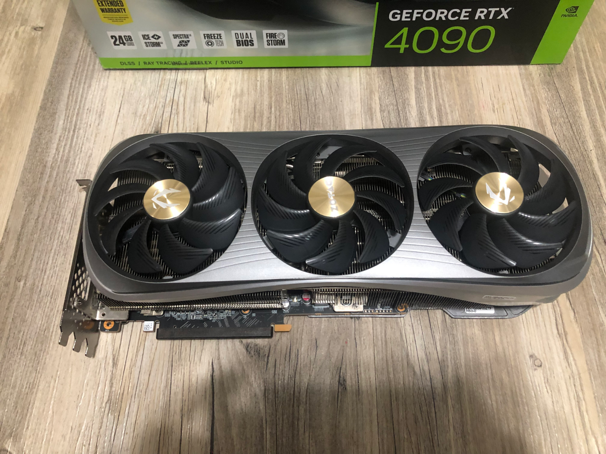 ZOTAC GAMING GeForce RTX 4090 AMP Extreme AIRO 24GB GDDR6X