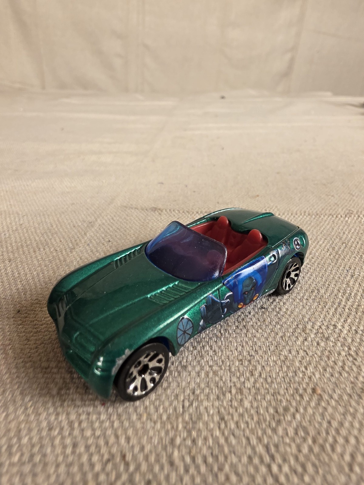 Hot Wheels 1998 Dodge Concept Car Martian Manhunter 1:64 Diecast Used