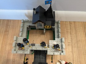LEGO Castle: Black Falcon's Fortress 6074 (1986) - 100% Complete W/Minifigures