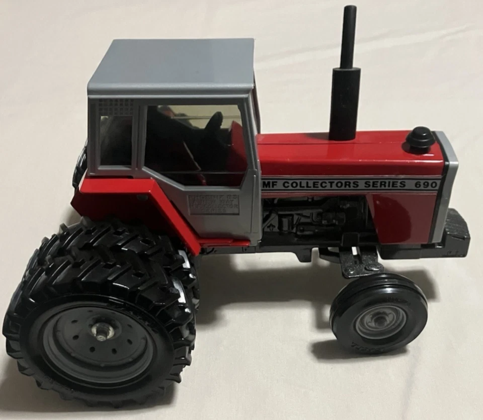 1/20 Massey Ferguson 690 Tractor Ertl Special Edition - Image 4 of 4